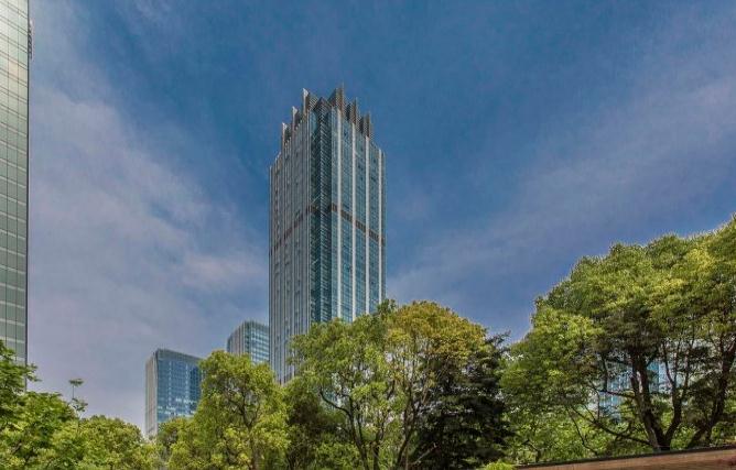 探索淮海國際廣場(chǎng)：45層高樓，7.3萬平米規(guī)模